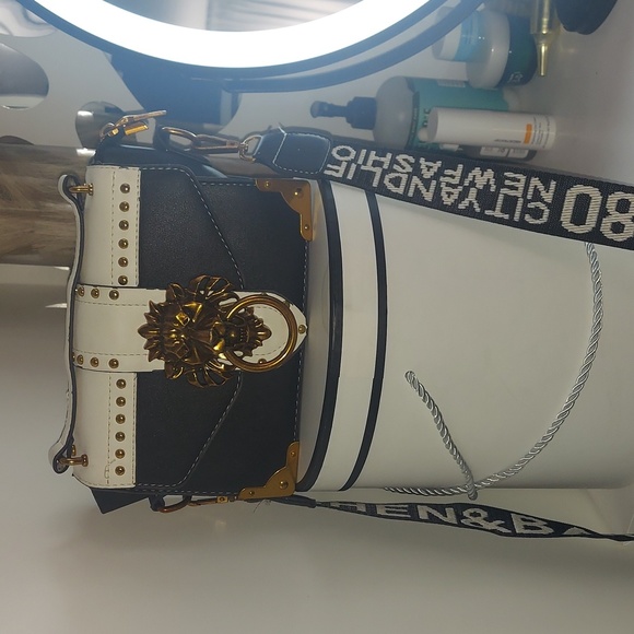 Over the shoulder bag - Picture 1 of 4